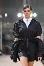 Kaia Gerber Walks Longchamp Spring/Summer 2020 Show at NYFW in NY