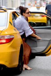 Katie Holmes - Getting Out of a Cab in NYC 09/14/2019