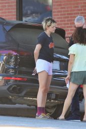 Kristen Stewart - Out in LA 09/03/2019