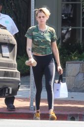 Kristen Stewart - Shopping in Hollywood 09/10/2019