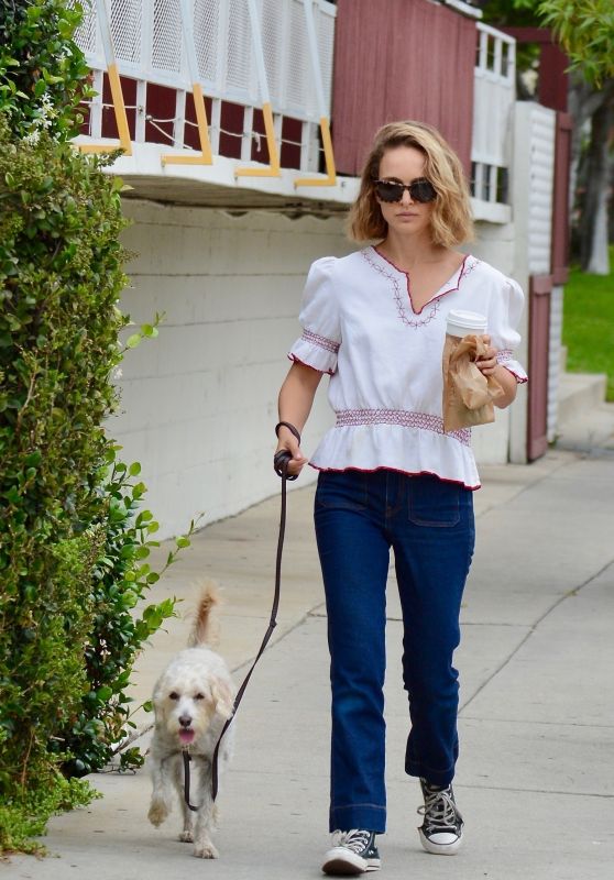 Natalie Portman - Out Walking Her Dog in Los Feliz 09/26/2019