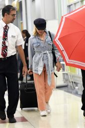 Scarlett Johansson in Travel Outfit - Arriving at JFK Airport in NYC 09/06/2019