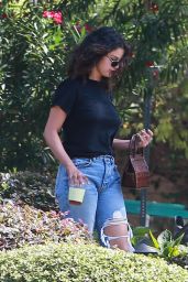 Selena Gomez in Ripped Jeans 09/11/2019