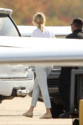 Taylor Swift - Boarding Her Private Jet in Rhode Island 09/15/2019