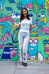 Victoria Justice - "Pledge for Planet Mural" Photocall in NYC