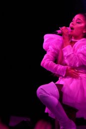 Ariana Grande - Sweetener World Tour in London 10/15/2019