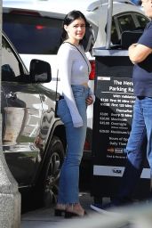 Ariel Winter - Leaving Lunch at The Henry in West Hollywood 10/15/2019