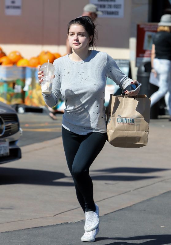 Ariel Winter - Out in North Hollywood 10/20/2019