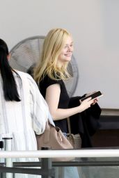 Elle Fanning Make-Up Free - Prepares to Catch a Flight Out of LA 10/01/2019