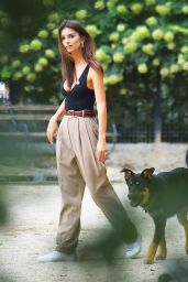 Emily Ratajkowski - Takes Her Dog to the Park in NYC 10/07/2019