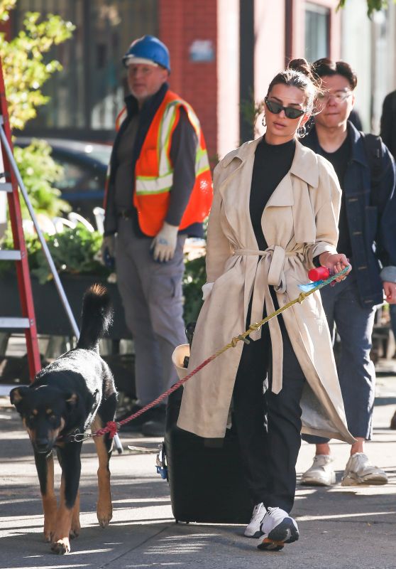 Emily Ratajkowski - Walking Colombo in NYC 10/21/2019