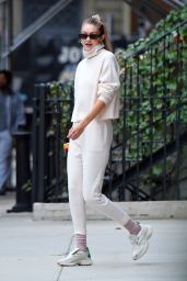 Gigi Hadid Street Style 10/08/2019