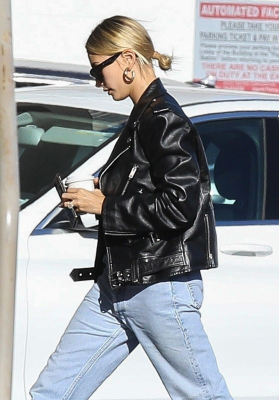 Hailey Rhode Bieber - Going to a Movie Theater in Westwood 10/02/2019