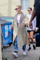 Hailey Rhode Bieber - Out in Beverly Hills 09/27/2019