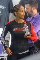 Halle Berry in Skintight Workout Gear 10/08/2019