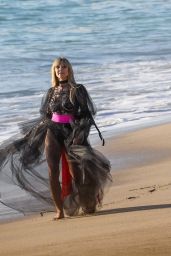 Heidi Klum - Photoshoot on the Beach in Malibu 10/23/2019