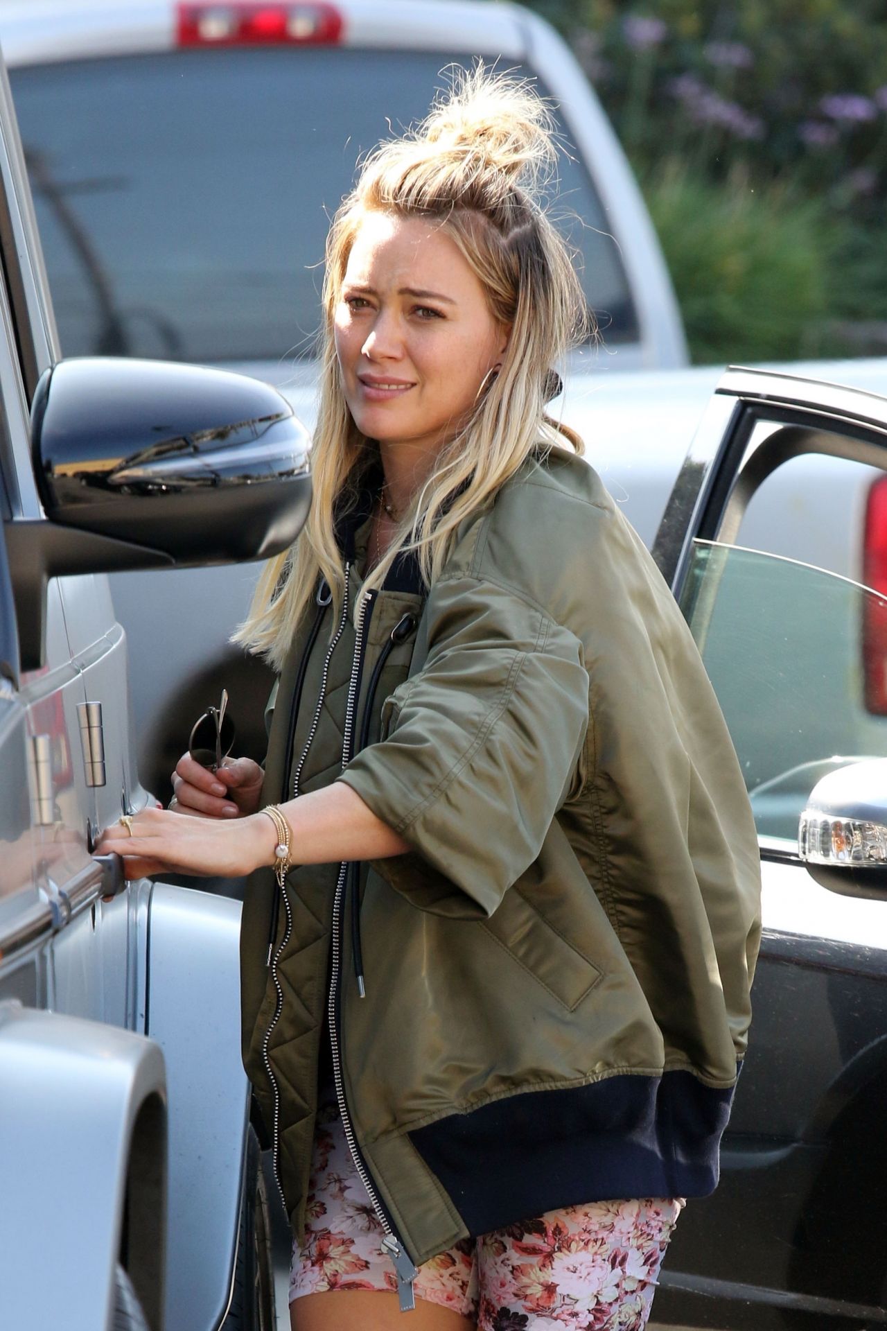 Hilary Duff - Joan's on Third in Los Angeles 12/24/2019 • CelebMafia