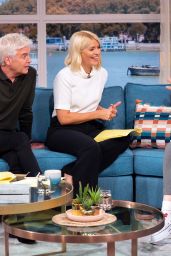 Holly Willoughby - This Morning TV Show in London 10/01/2019