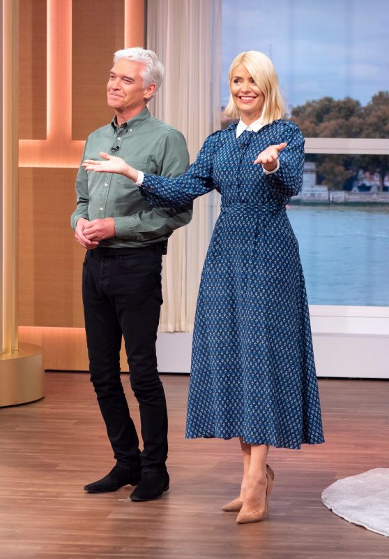 Holly Willoughby - This Morning TV Show in London 10/02/2019