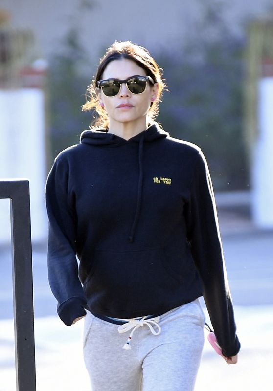 Jenna Dewan - Runs Errands in Los Angeles 10/16/2019