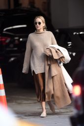 Jennifer Lawrence at Her New York City Apartment 10/18/2019