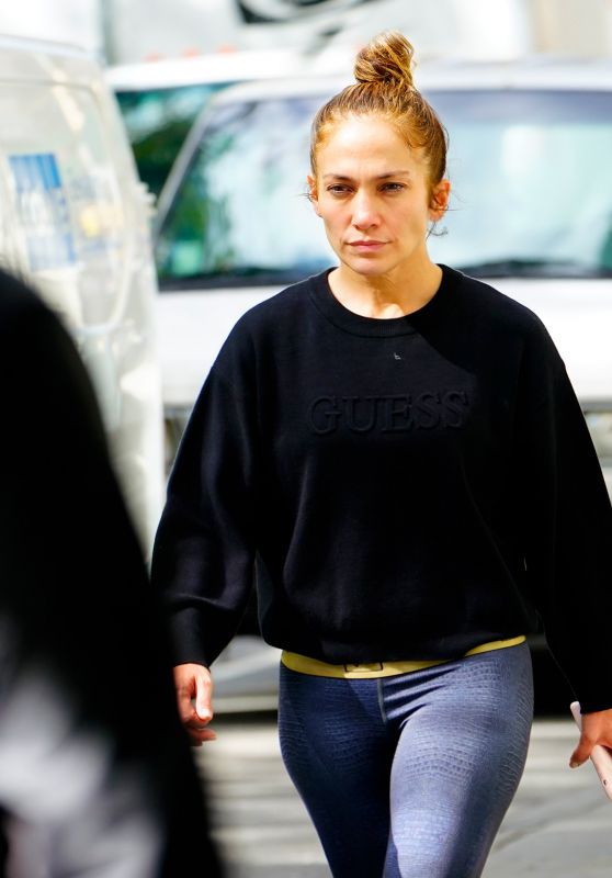Jennifer Lopez Makeup Free - Out in New York City 10/04/2019