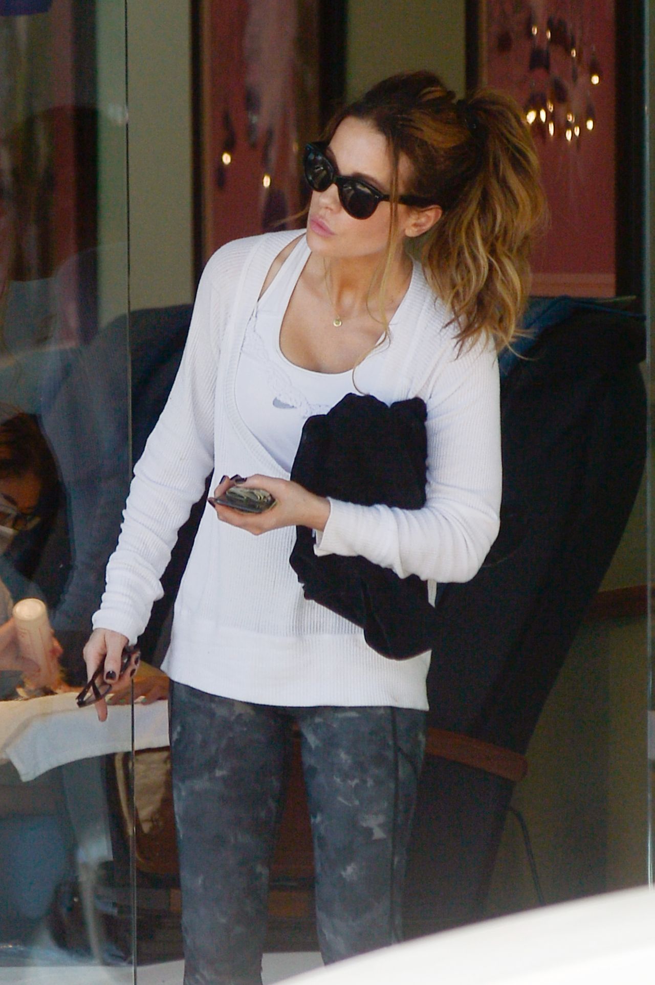 Kate Beckinsale - Shopping and a Manicure in LA 10/03/2019 • CelebMafia