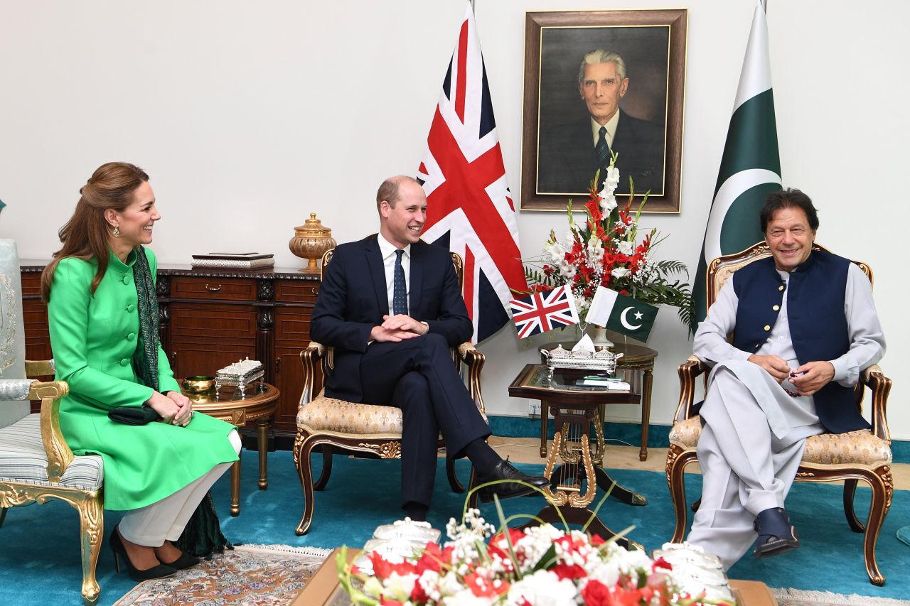 Kate Middleton - Meets the Prime Minister of Pakistan in Islamabad 10