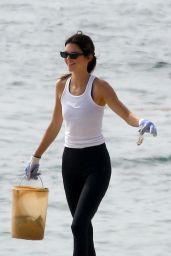 Kendall Jenner - Heal The Bay to Clean up the Beaches in Malibu 10/09/2019
