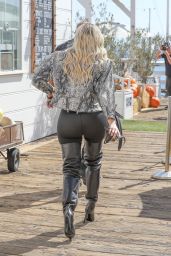 Khloe Kardashian in a Black Snakeskin Ensemble - Malibu Farm Pier Cafe in Malibu 10/15/2019
