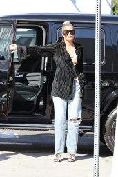 Khloe Kardashian Street Style 10/08/2019