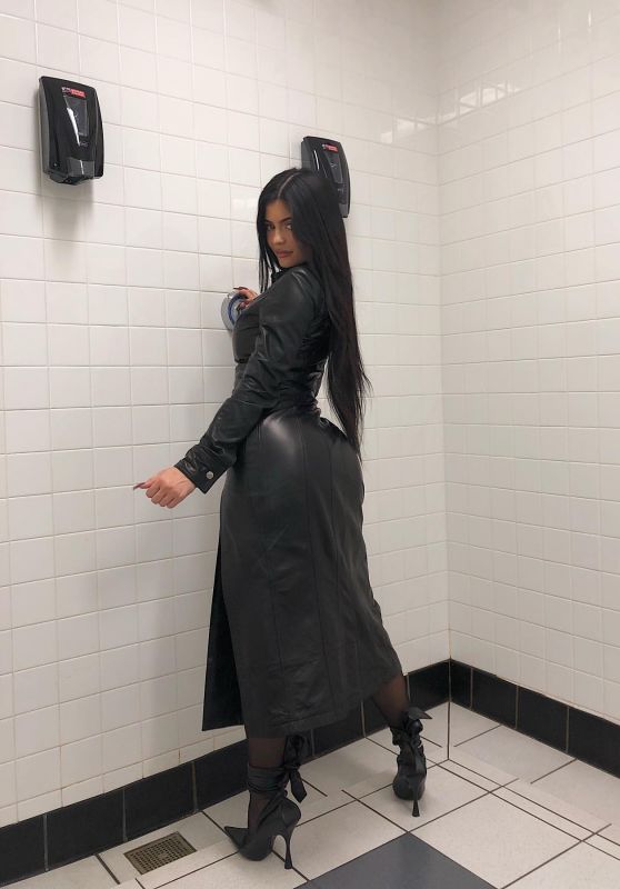 Kylie Jenner - Social Media 10/29/2019