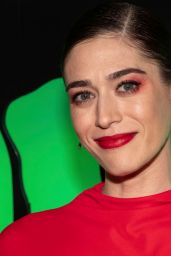 Lizzy Caplan – Huluween Party at NYCC 10/04/2019