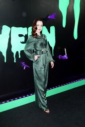 Madison Davenport – Huluween Party at NYCC 10/04/2019