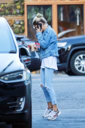 Mila Kunis Street Style 10/18/2019