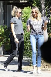 Miley Cyrus - Out for Breakfast in Toluca Lake 10/12/2019