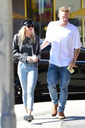 Miley Cyrus - Out For Lunch in Los Angeles 10/28/2019
