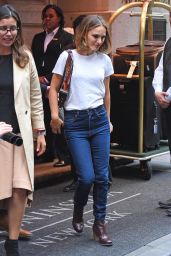 Natalie Portman Street Style - Out in NYC 10/03/2019