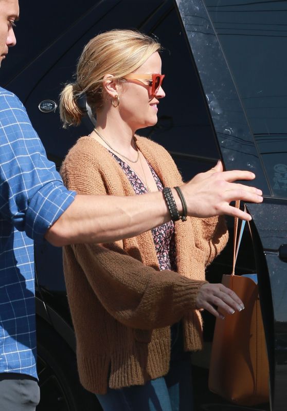 Reese Witherspoon in Casual Outfit - LA 10/03/2019
