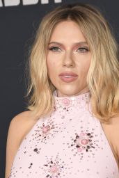 Scarlett Johansson - "JoJo Rabbit" Premiere in Los Angeles