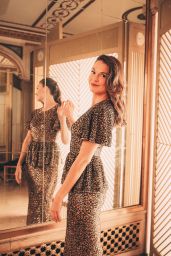 Sutton Foster - Photoshoot for Broadway.com 10/28/2019