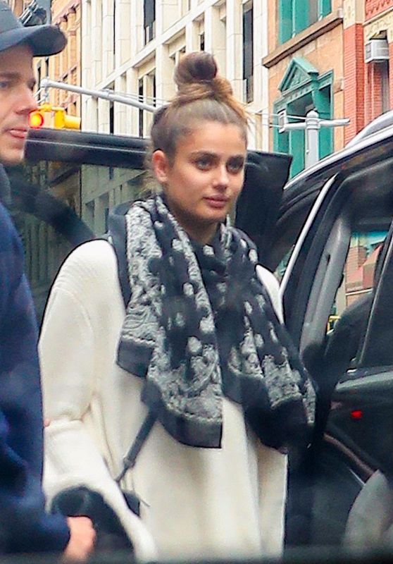 Taylor Hill - Out in New York 10/09/2019