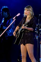 Taylor Swift Performs at We Can Survive in Los Angeles 10/19/2019