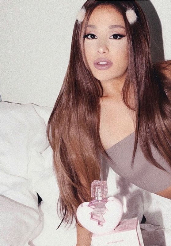 Ariana Grande - Social Media 11/27/2019