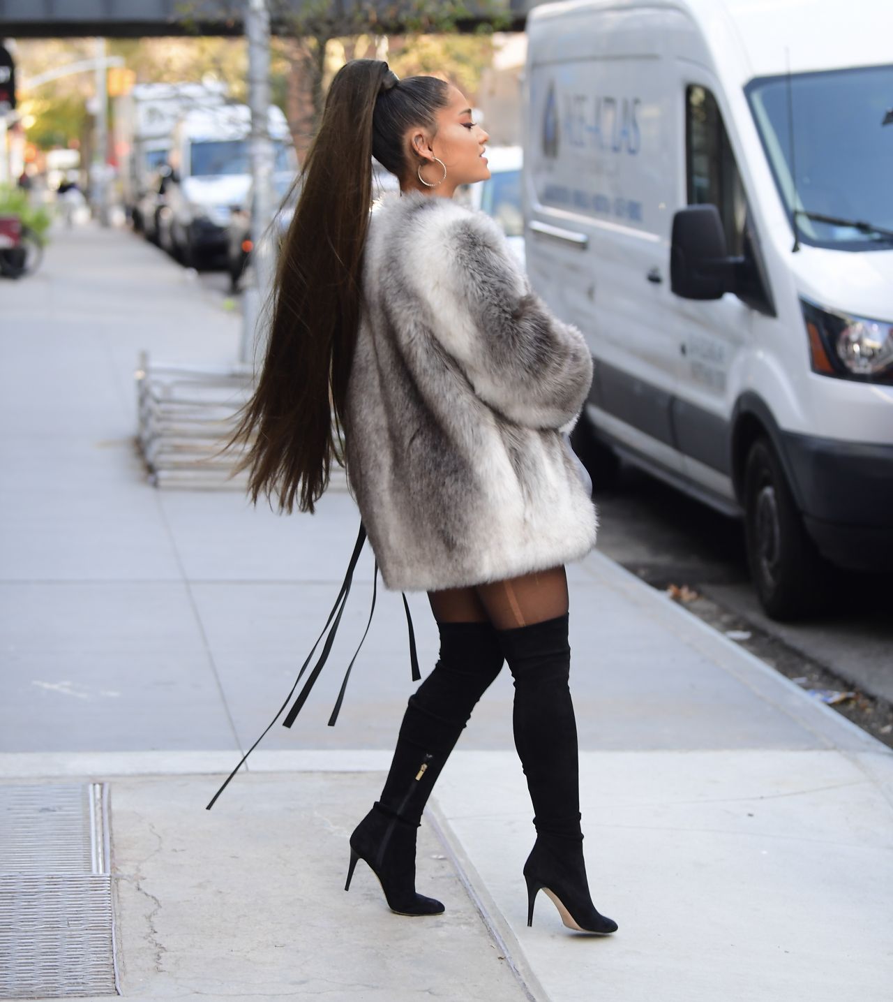 Ariana Grande Style - Out in NYC 11/09/2019 • CelebMafia