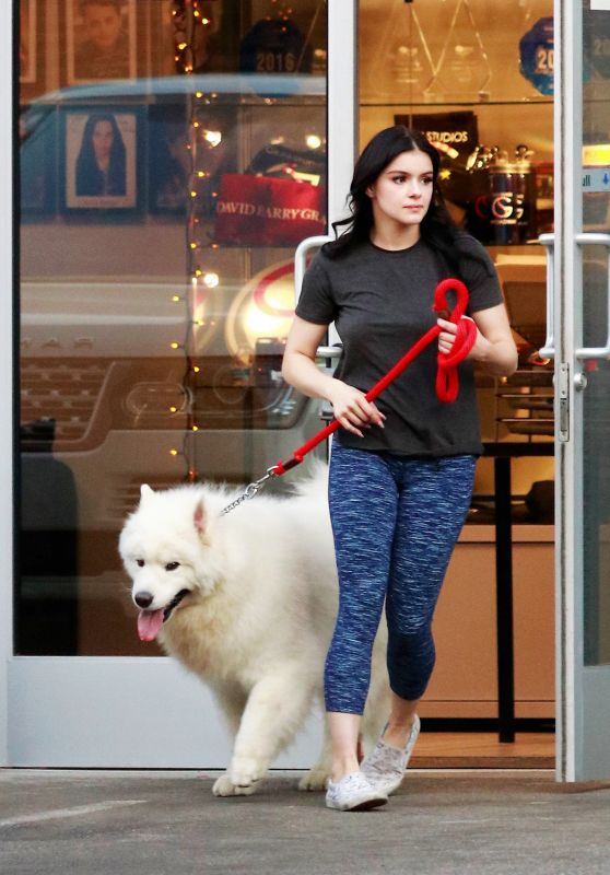 Ariel Winter Casual Style - Taking Her Four Dogs to the Groomers in LA