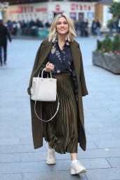 Ashley Roberts - Heads to Rehearsals in London 11/29/2019