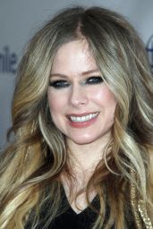 Avril Lavigne - Operation Smile Hosts Hollywood Fight Night in LA 11/06/2019