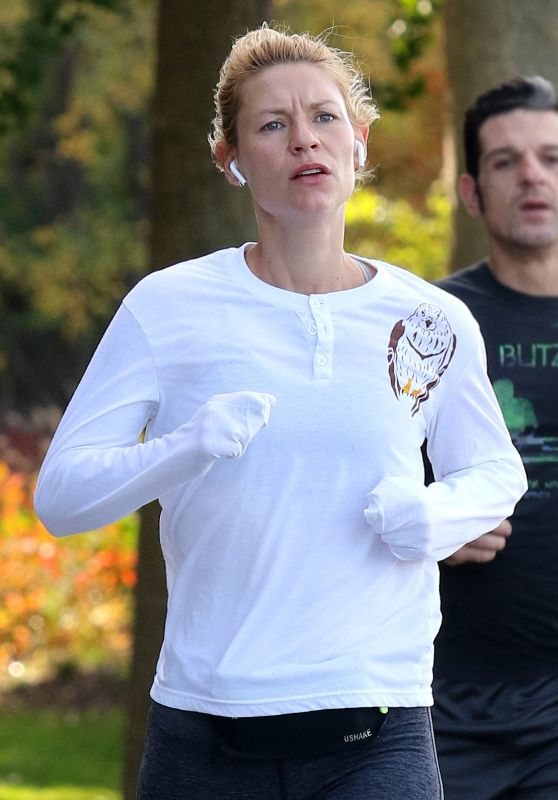Claire Danes - Jogging in New York 10/26/2019