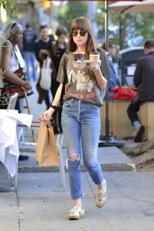 Dakota Johnson Street Style 11/06/2019